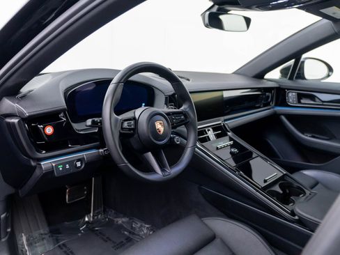 Certified 2025 Porsche Panamera 4 AWD/4WD image 4