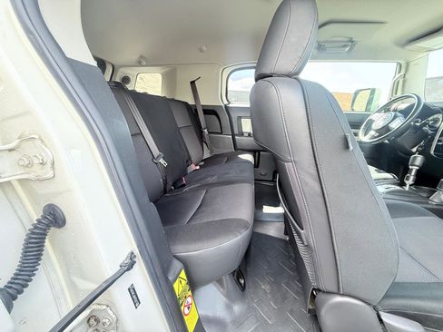 Used 2010 Toyota FJ Cruiser 4WD image 12