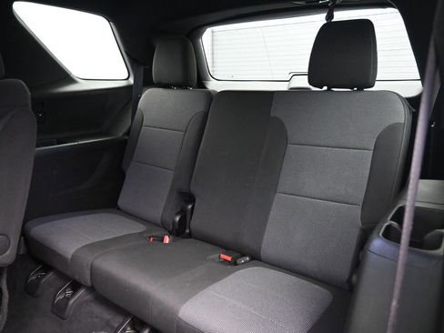 Used 2022 Chevrolet Traverse LT w/ Midnight/Sport Edition image 31