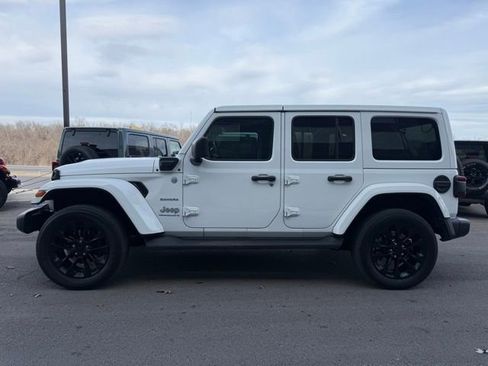 Used 2023 Jeep Wrangler Unlimited Sahara w/ Dual Top Group AWD/4WD image 6