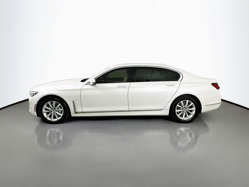 Used 2022 BMW 740i image 8