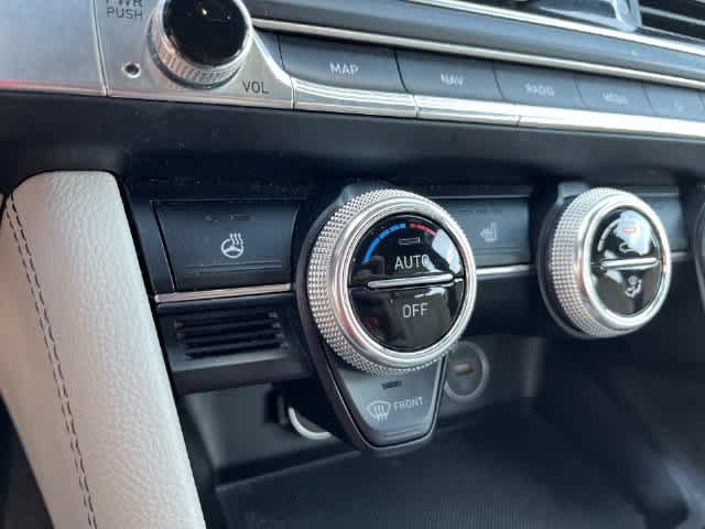 Used 2023 Genesis G70 2.0T AWD/4WD image 34