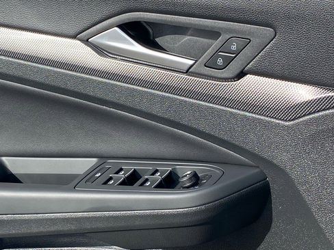 Certified 2025 Volkswagen GTI SE image 19