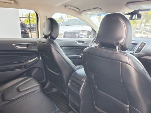 Certified 2019 Ford Edge Titanium image 30