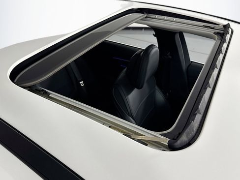 Certified 2024 Mercedes-Benz C 300 Sedan w/ Exclusive Trim Package image 22