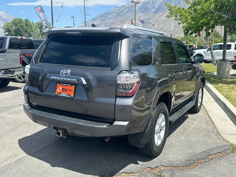 Used 2017 Toyota 4Runner SR5 AWD/4WD image 7
