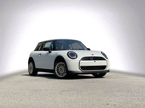 Used 2026 MINI Cooper 2-Door Hardtop FWD image 2