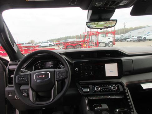 New 2026 GMC Sierra 1500 AT4 w/ AT4 Premium Package AWD/4WD image 17