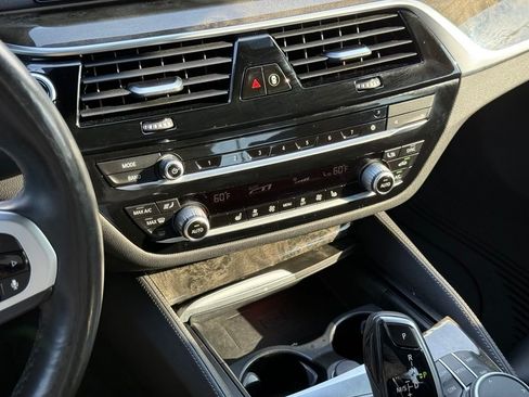 Used 2020 BMW M550i xDrive AWD/4WD image 35