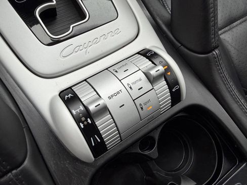 Used 2008 Porsche Cayenne Turbo image 22