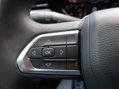 Used 2024 Jeep Compass Latitude AWD/4WD image 29