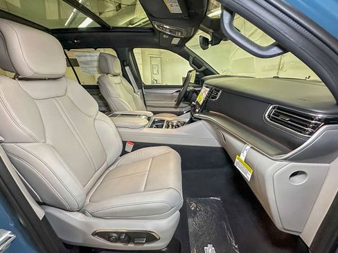 New 2026 Jeep Grand Wagoneer Limited image 4