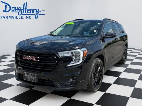 Used 2024 GMC Terrain SLT w/ Infotainment Package II FWD image 1