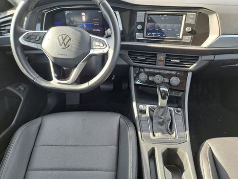 Used 2023 Volkswagen Jetta SE w/ Panoramic Sunroof Package image 22