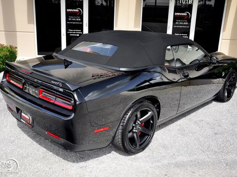 Used 2022 Dodge Challenger SRT Hellcat w/ Plus Package image 25