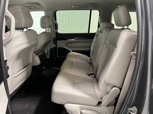 Used 2022 Jeep Wagoneer Series I image 25