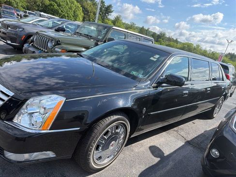 Used 2009 Cadillac DTS Limousine FWD image 3