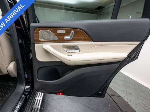 Used 2023 Mercedes-Benz GLS 450 4MATIC image 39