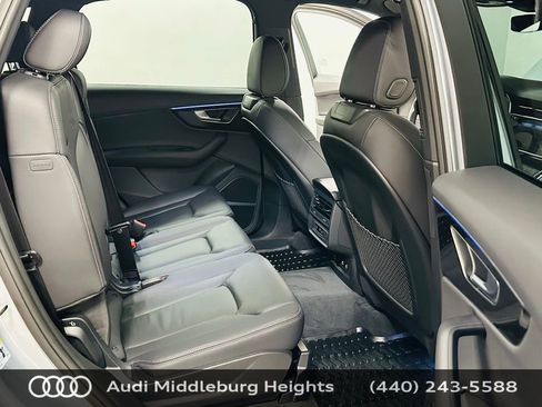 Certified 2025 Audi Q7 2.0T Premium w/ Convenience Plus Package AWD/4WD image 28