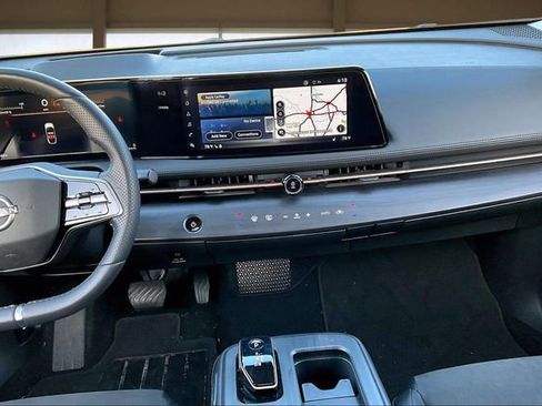 Used 2023 Nissan Ariya AWD image 6