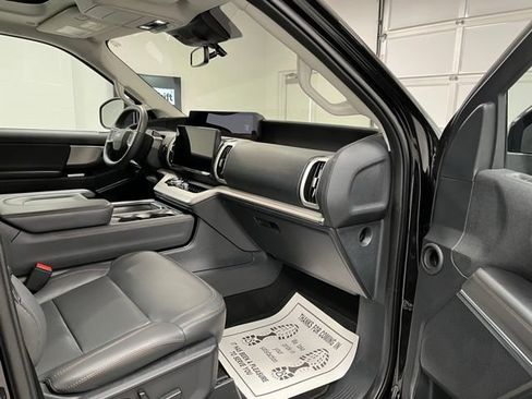 Used 2025 Ford Expedition Max Active AWD/4WD image 59