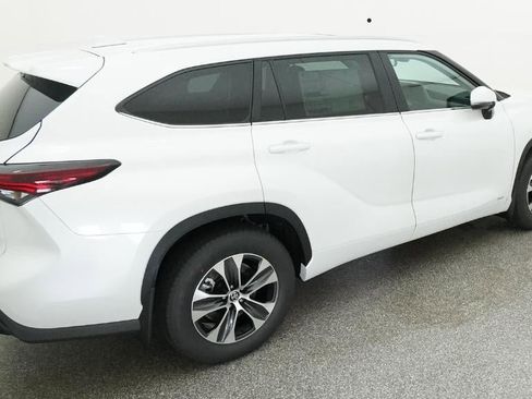 New 2026 Toyota Highlander XLE AWD/4WD image 9