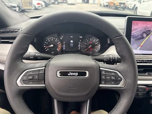 Used 2025 Jeep Compass Limited AWD/4WD image 33