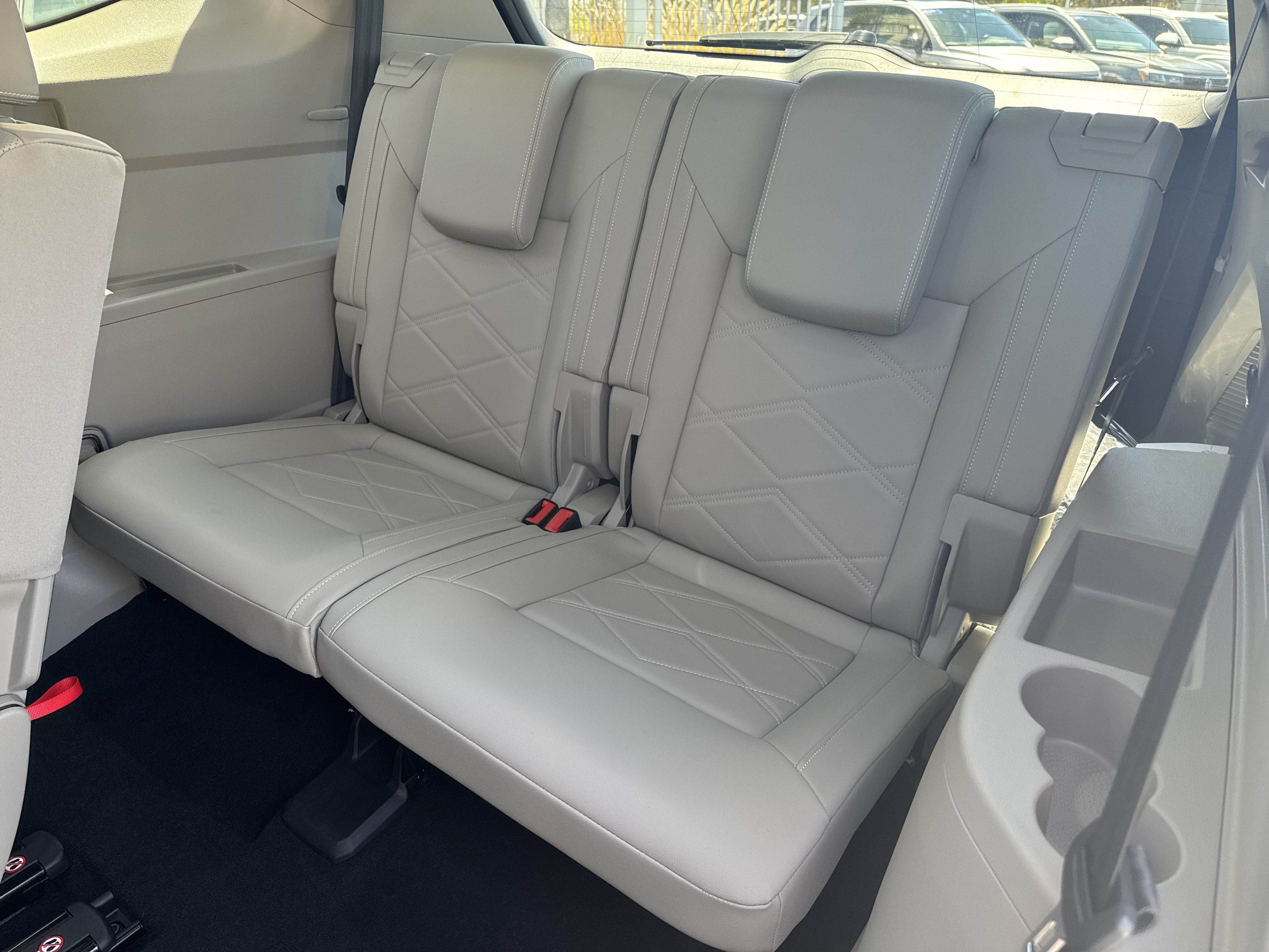 Used 2026 Volkswagen Atlas SE FWD image 32