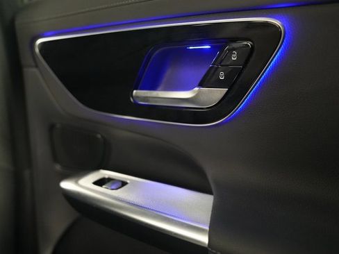 Used 2024 Mercedes-Benz GLC 300 4MATIC image 31