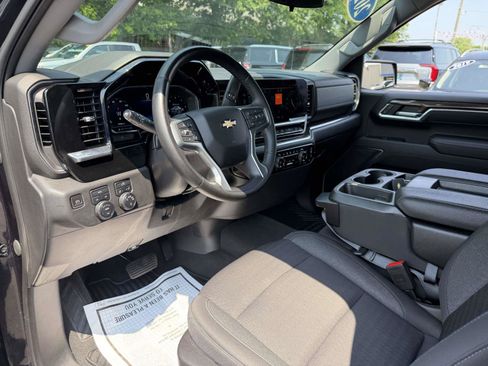 Certified 2023 Chevrolet Silverado 1500 LT AWD/4WD image 12