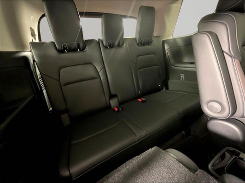 New 2026 Nissan Pathfinder Platinum AWD/4WD image 21