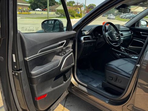 Used 2020 Kia Telluride S AWD/4WD image 9
