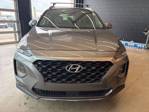 Used 2020 Hyundai Santa Fe SEL w/ Convenience + Premium Package FWD image 4