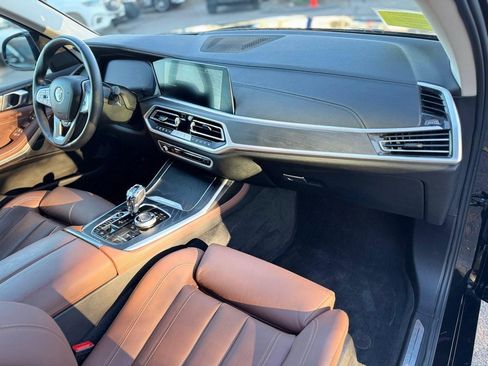 Used 2022 BMW X7 xDrive40i w/ Premium Package image 21