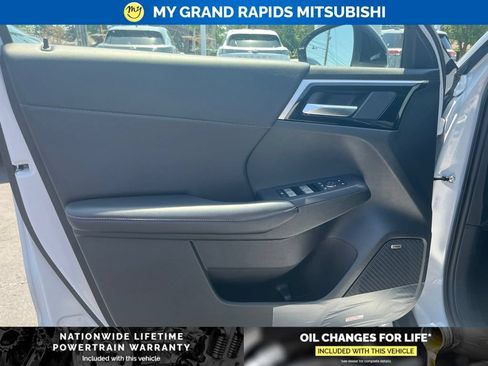 New 2026 Mitsubishi Outlander AWD image 10