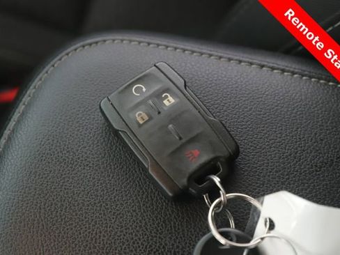 Used 2020 GMC Canyon SLE w/ Driver Alert Package AWD/4WD image 3