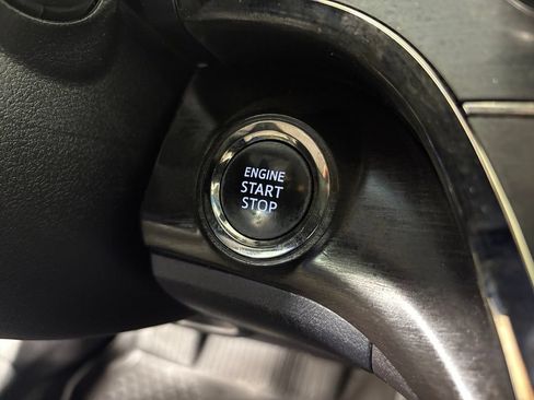 Used 2018 Toyota Avalon XLE w/ All Weather Liner Package FWD image 28