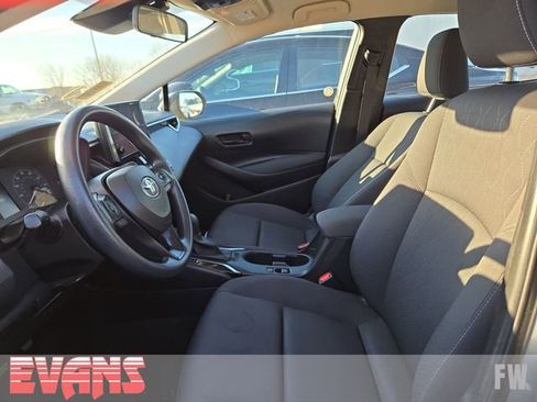 Used 2024 Toyota Corolla LE image 3