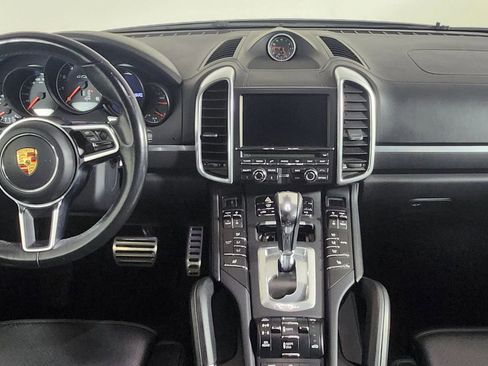 Used 2016 Porsche Cayenne GTS image 19