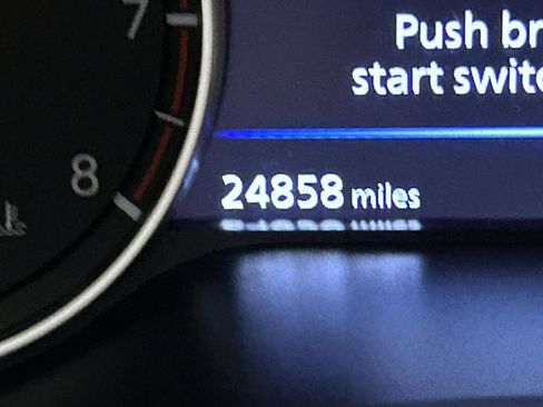 Used 2025 Nissan Altima 2.5 SV FWD image 11