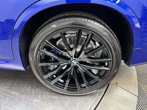 Used 2025 BMW X5 M60i AWD/4WD image 27