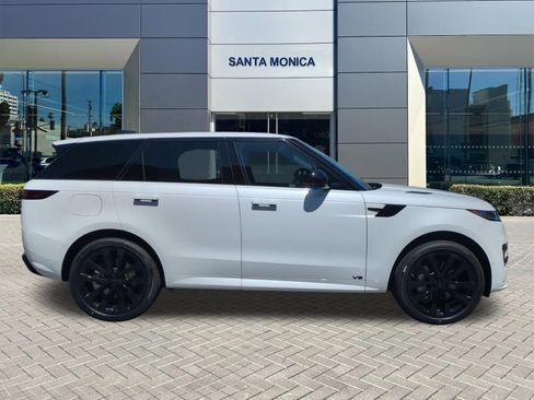 New 2026 Land Rover Range Rover Sport Dynamic SE AWD/4WD image 6