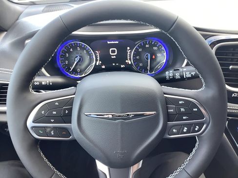 New 2026 Chrysler Pacifica Select image 12