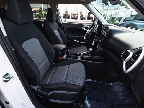 Used 2022 Kia Soul LX FWD image 27