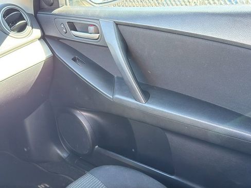 Used 2013 MAZDA MAZDA3 i Touring image 28