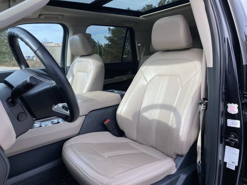 Used 2024 Ford Expedition Max Limited image 85