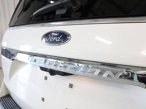 Used 2020 Ford Expedition Limited w/ Equipment Group 302A AWD/4WD image 32