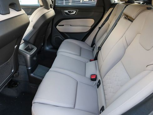 New 2026 Volvo XC60 T8 Plus w/ Climate Package PRO AWD/4WD image 18
