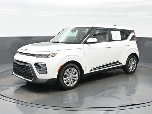 Used 2021 Kia Soul LX FWD image 2