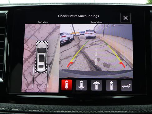 Used 2022 Chrysler Pacifica Limited w/ S Appearance Package AWD/4WD image 28